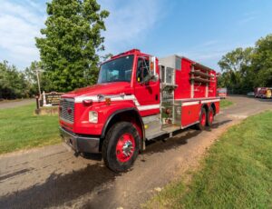 2002 Freightliner- 3000 Gallon Tanker