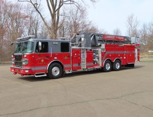 100′ Mid Mount Platform on a Spartan Gladiator Chassis