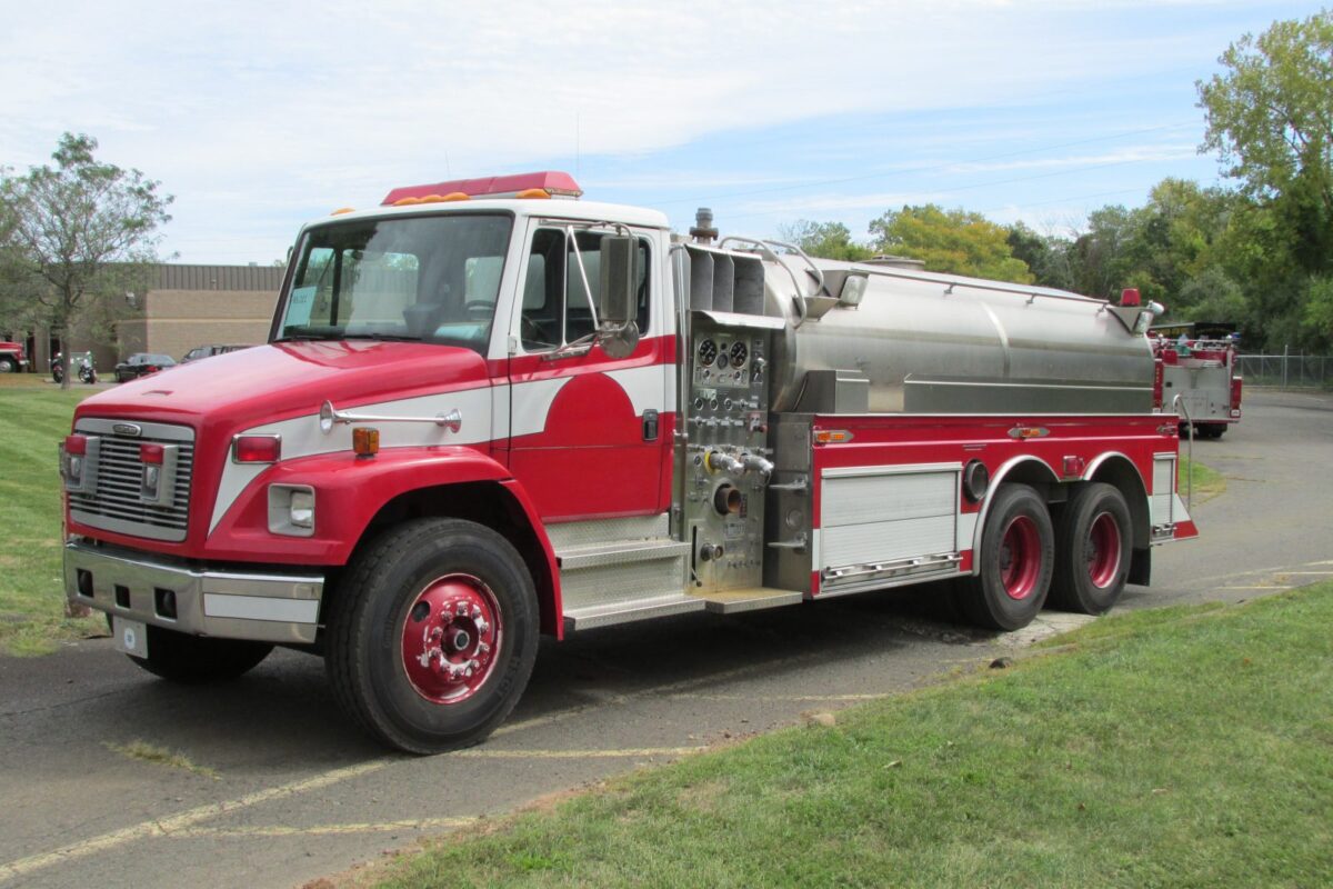 3000 Gallon Tanker  New Fire  Truck  Delivery New England 