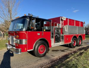 1989 Pierce – 3000 Gallon Tanker